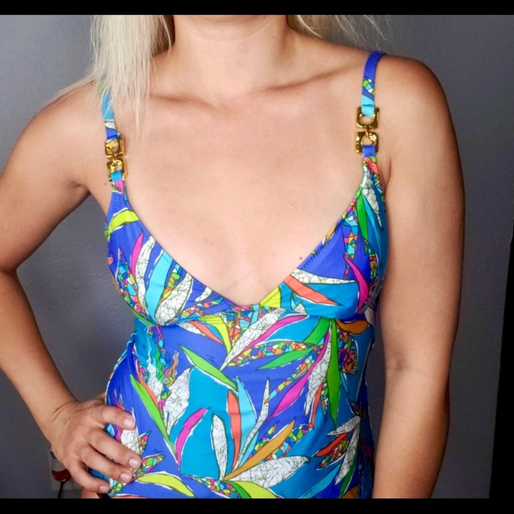Trina Turk Tankini top size 8 medium
